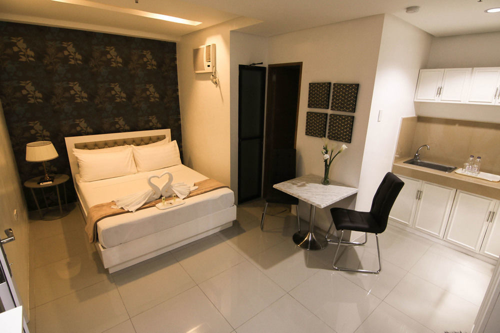 Baymont Suites & Residences Paranaque City Eksteriør billede