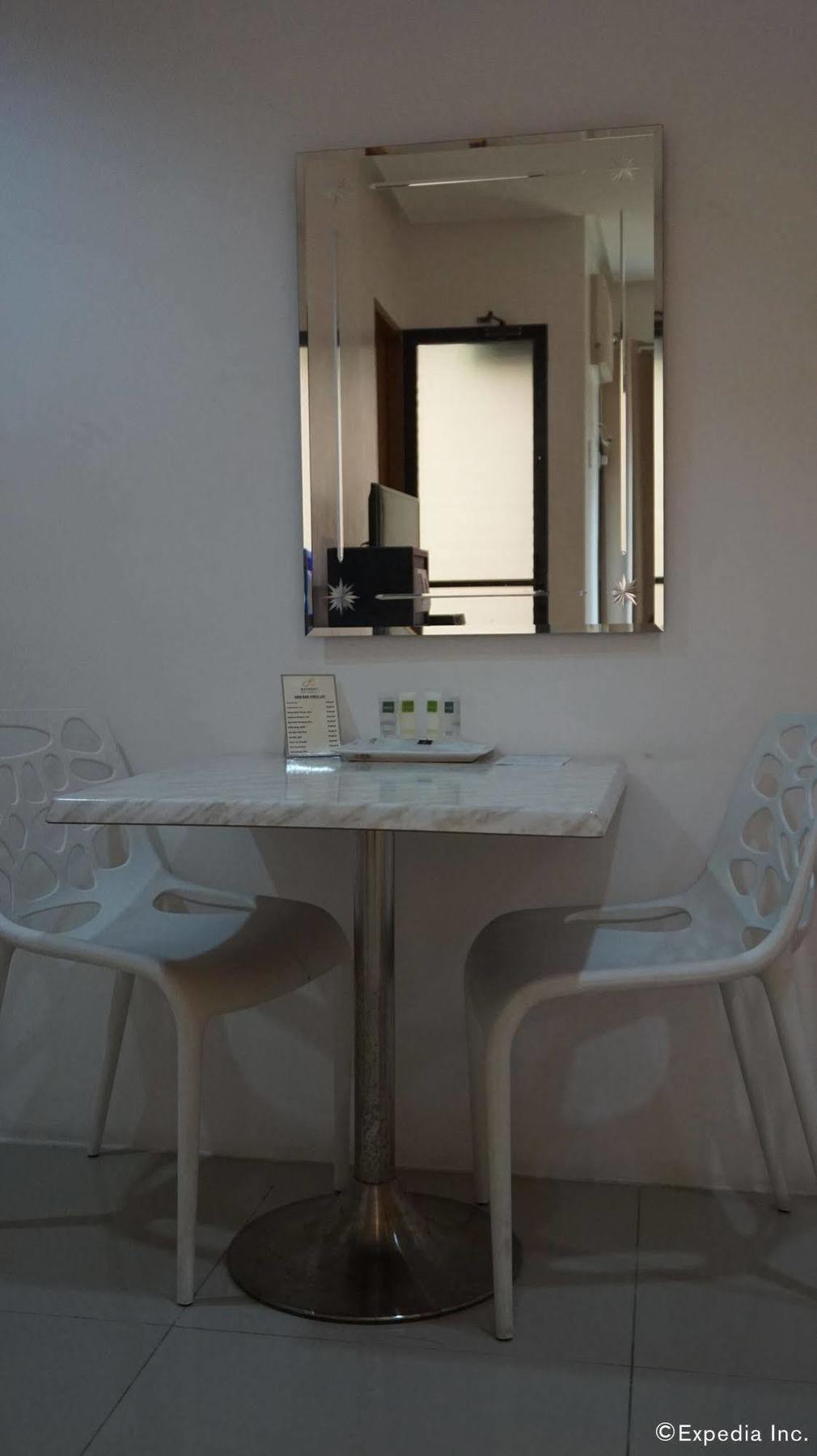 Baymont Suites & Residences Paranaque City Eksteriør billede
