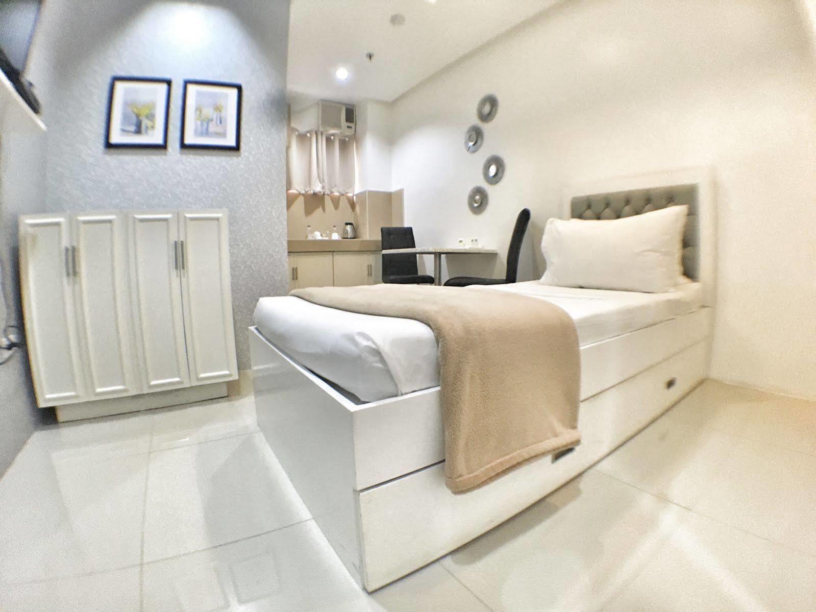 Baymont Suites & Residences Paranaque City Eksteriør billede