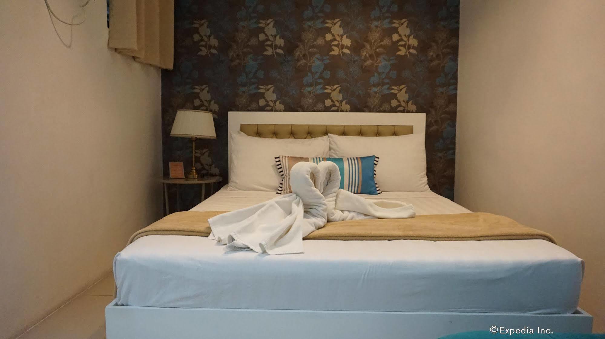 Baymont Suites & Residences Paranaque City Eksteriør billede