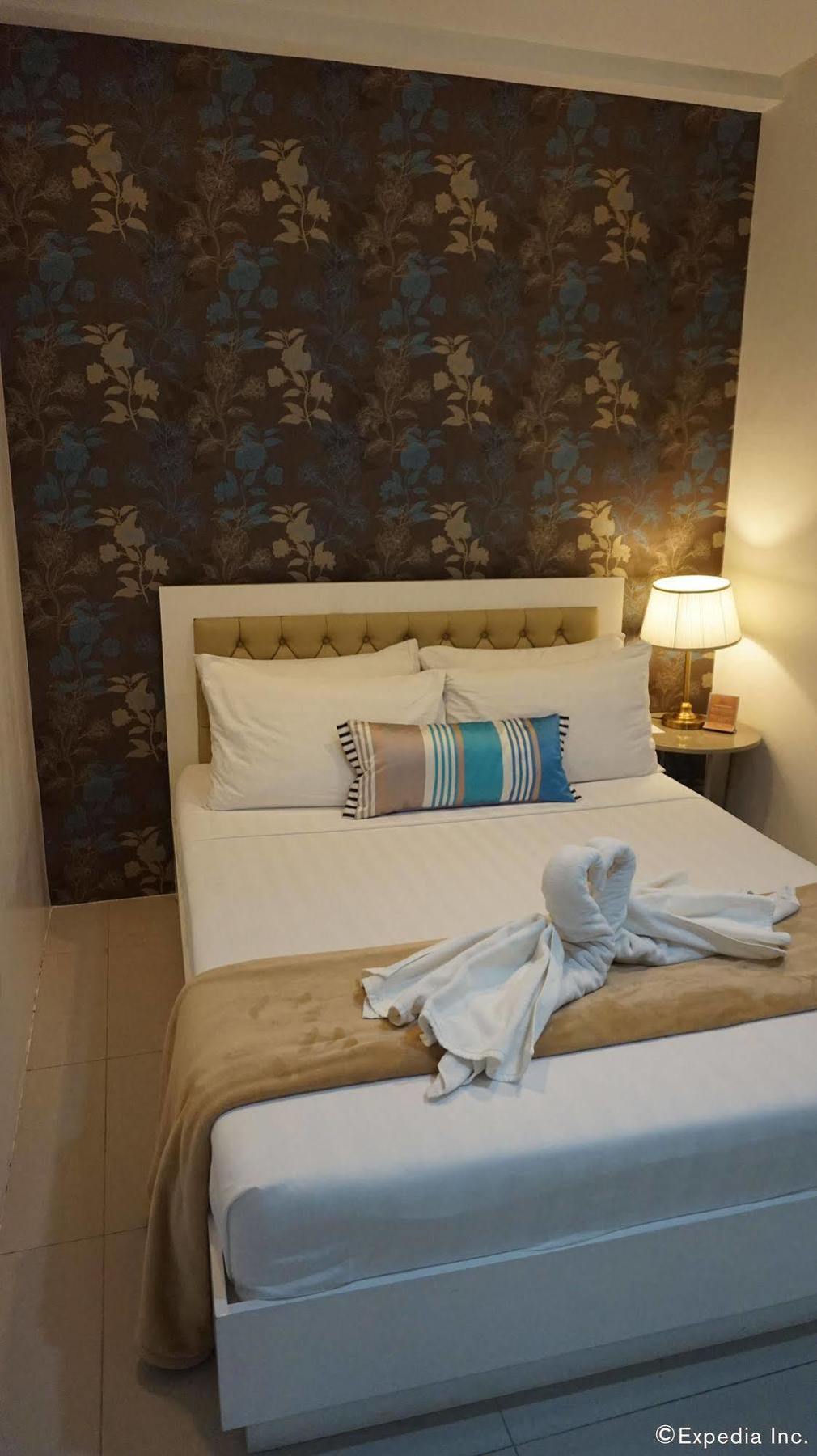 Baymont Suites & Residences Paranaque City Eksteriør billede
